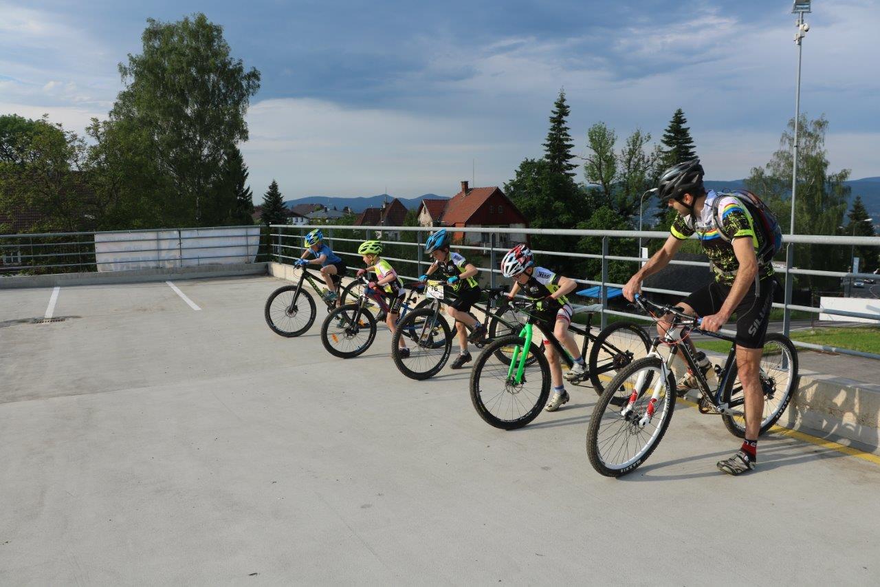Trénink – STŘEDA 21.6. = klasika – parkoviště pod Ještědem